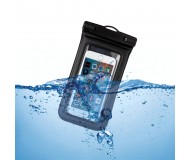 Protège téléphone dans l'eau
