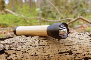 LAMPE 5W EN PLASTIQUE RECYCLE RCS ET BAMBOU LUCID