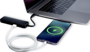 ADAPTATEUR MULTIMEDIA EN PLASTIQUE RECYCLE RCS USB 3.0 AVEC PORT HDMI LOOP