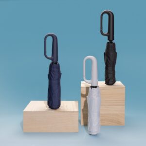 PARAPLUIE 21'' AVEC MOUSQUETON EN RPET AWARE™ YARA
