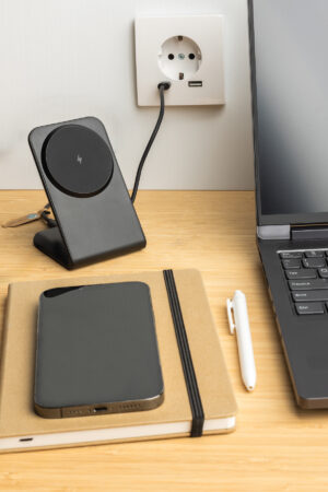 CHARGEUR MAGNETIQUE 15W EN PLASTIQUE RECYCLE RCS VOLTPERCH