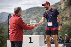 PLAQUE PROMOTIONNELLE EN ALUMINIUM ET SUBLIMATION AVEC SOCLE EN BAMBOU PROPLATE