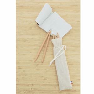 ETUI COTON AVEC 12 CRAYONS DE COULEUR