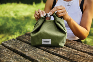 SAC LUNCH ISOTHERME 6.7L BLACK+BLUM